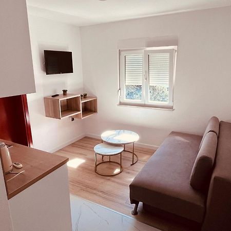 נאום Apartments Kristic מראה חיצוני תמונה