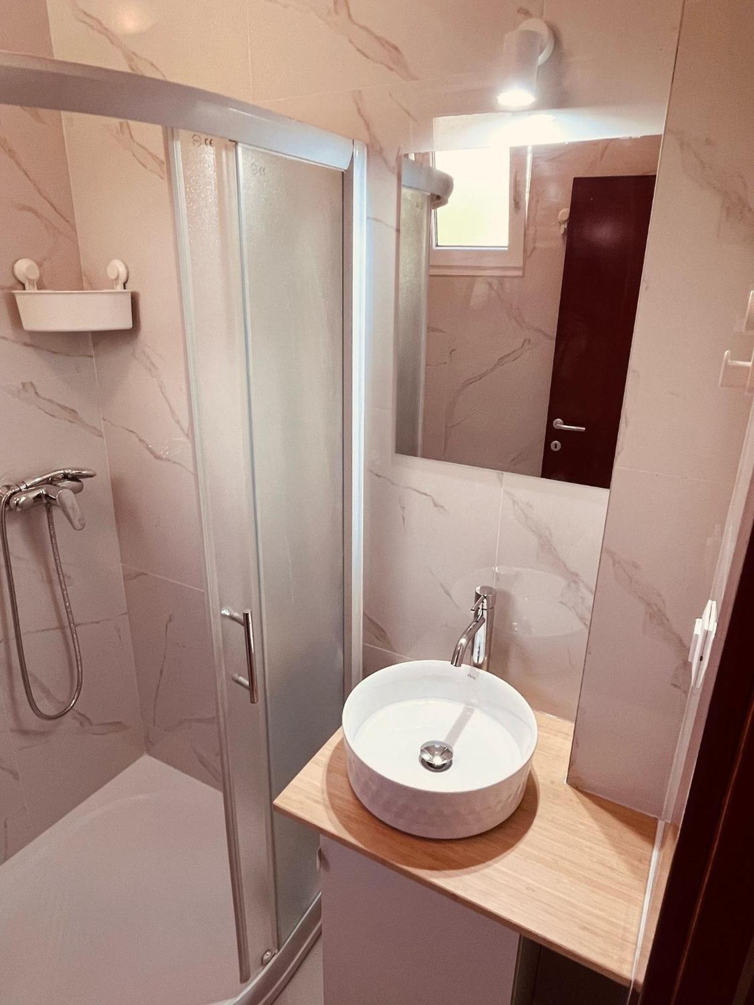 נאום Apartments Kristic מראה חיצוני תמונה